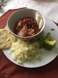 Una foto de Frijol colorado con costilla de cerdo