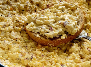 Lilahagymás tojáskrém recept fotója