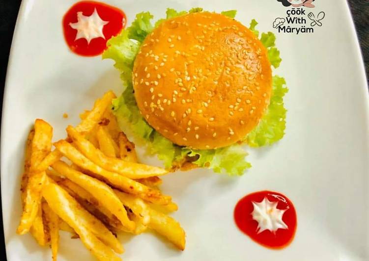 Steps to Make Favorite Chicken shami burger with crunchy fries 😋👌