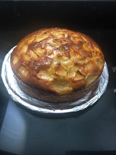Una foto de Bizcocho de manzana, recubierto con mermelada
