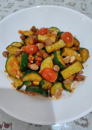 Foto resep Tumis Zucchini Almond Saus Gochujang