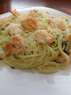 Una foto de Espagueti Alfredo Con Camarones