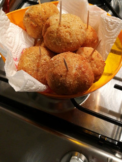 A picture of Fried Rice Balls.