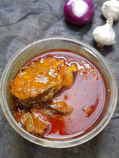 मछली करी (machli curry recipe in Hindi) रेसिपी मुख्य फोटो
