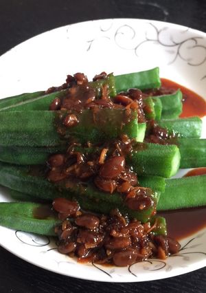 A picture of Okra With Honey XO Soy Bean Paste /Tau Chew Sauce.