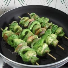 A picture of Mushroom Chicken Kebabs.