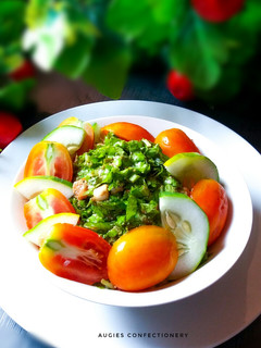 A picture of Local lettuce salad.