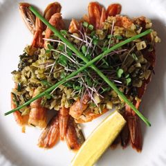 A picture of Pepper Prawns with Buttered Garlic.