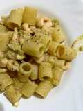 Mezze maniche con gamberetti e pesto di pistacchio