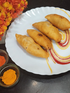 A picture of Dry Fruits Gujiya.