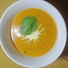 A picture of Roasted tomato soup.