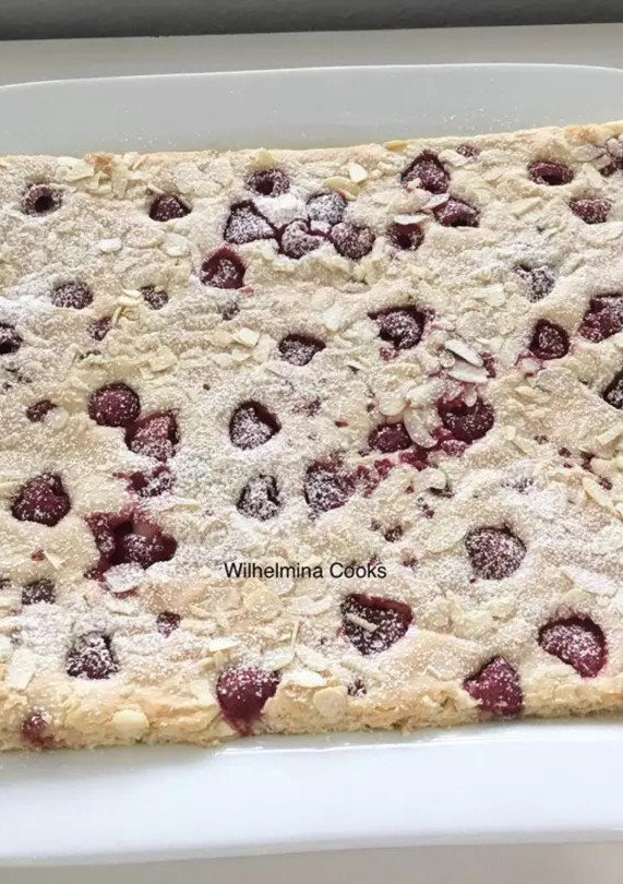 A picture of White Chocolate Raspberry Squares.