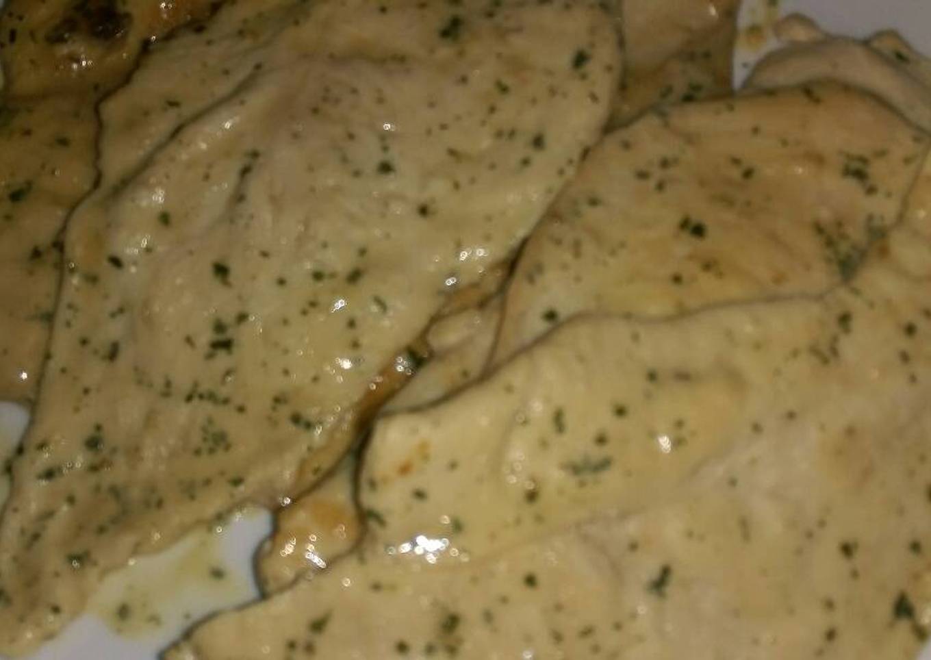 Pechuga de pollo con salsa verde y nata