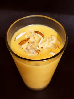 A picture of Mango Milkshake.