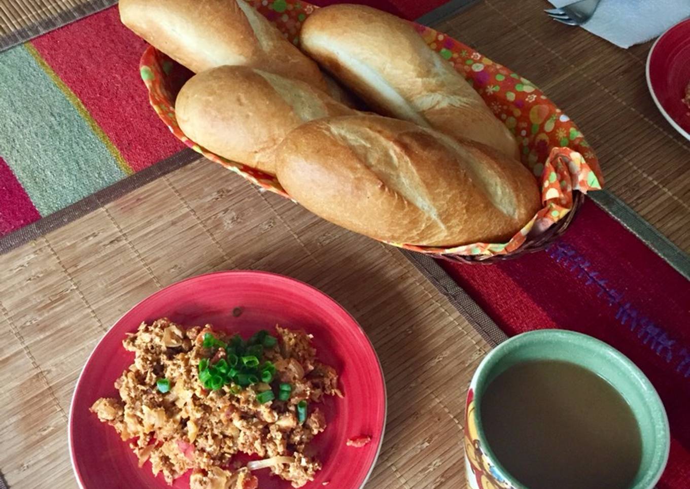 Revuelto de huevos con chorizo (de soya)