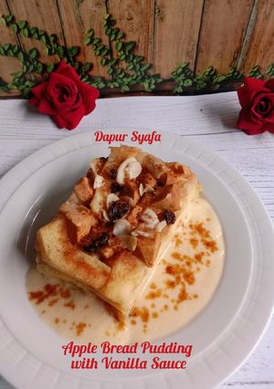 Foto resep Apple Bread Pudding with Vanilla Sauce