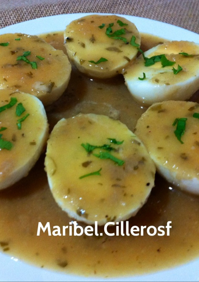 Una foto de -Huevos en salsa-