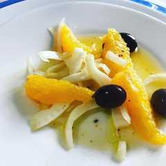 Foto di Fresca insalata di arance finocchi e olive taggiasche