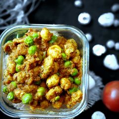A picture of Matar Phool makhana.
