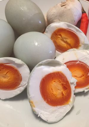 Foto resep 049. Telor Asin Bawang Putih Homemade