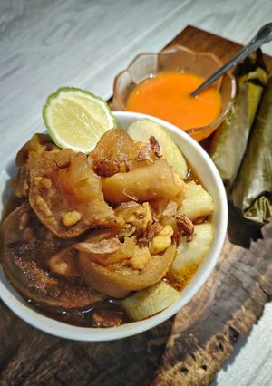 Foto resep Lontong Kikil Surabaya (Tanpa Presto)
