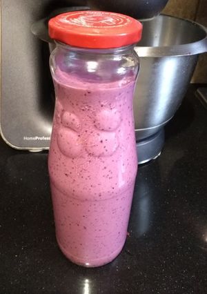 Gyümölcsös kefir recept fotója