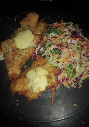 Una foto de Filet marinado con ensalada