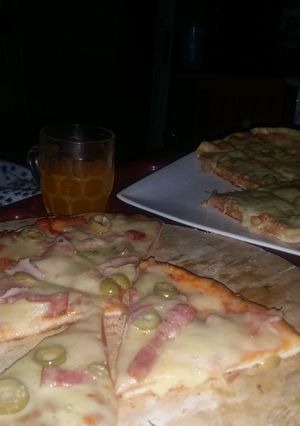 Una foto de Pizza en horno de primus