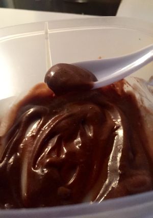 Una foto de Salsa de yogur de chocolate