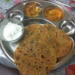 A picture of Methi Thepla.