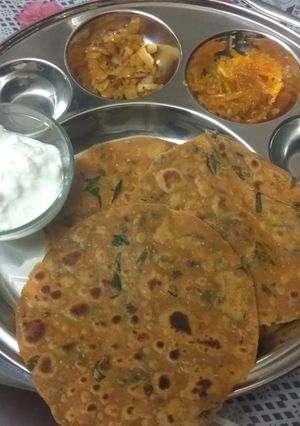 A picture of Methi Thepla.