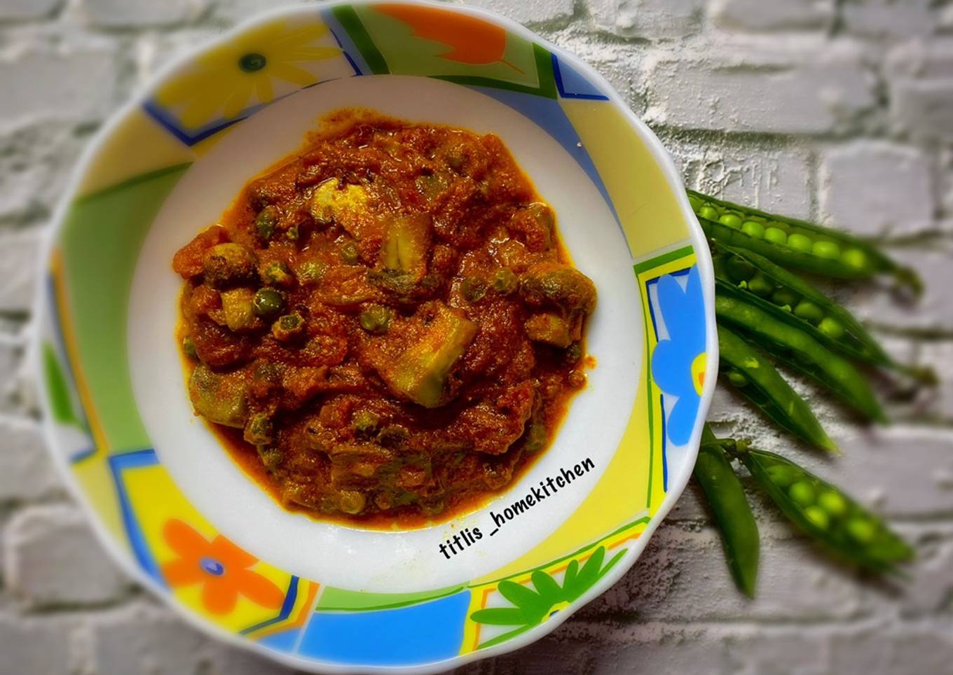 Matar Mushroom Masala