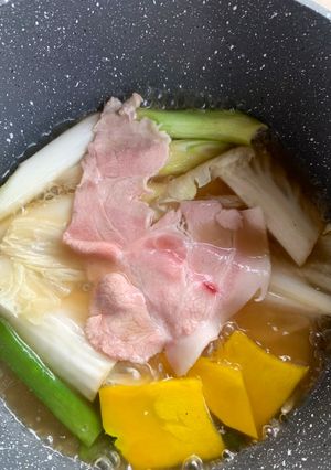 รูปของ หมูสไลด์ชาบูชาบู 🥩