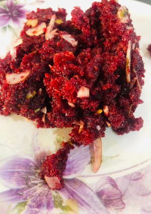 બીટનો હલવો(Beet Halwa Recipe in Gujarati) રેસીપી મુખ્ય ફોટો