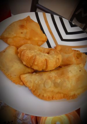 A picture of Assorted Samosas.