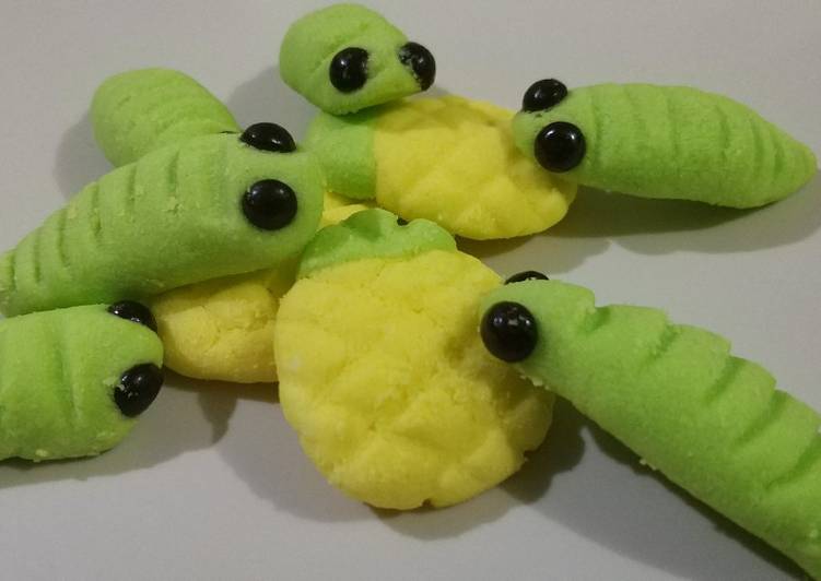 Caterpillar cookies