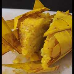 รูปของ Ketupat bumbu kuning