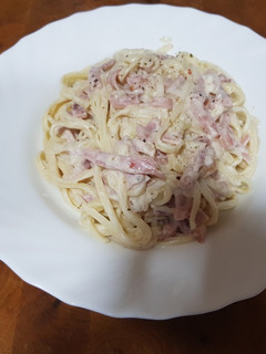 Una foto de Tallarines con bacon