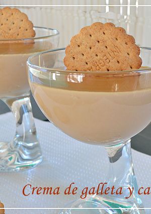 Una foto de Crema de galletas y caramelo.( Thermomix )