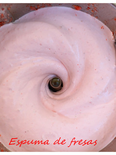 Una foto de Espuma de fresas (Thermomix)