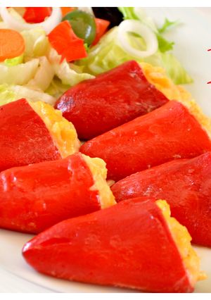 Una foto de Pimientos del piquillo rellenos de gambas (Thermomix 