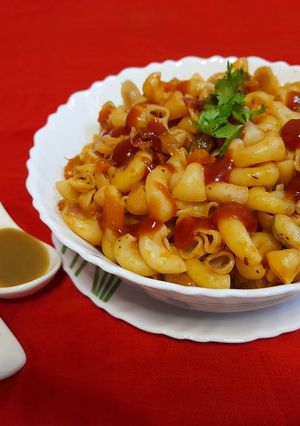 मैकरॉनी (macaroni recipe in Hindi) रेसिपी मुख्य फोटो