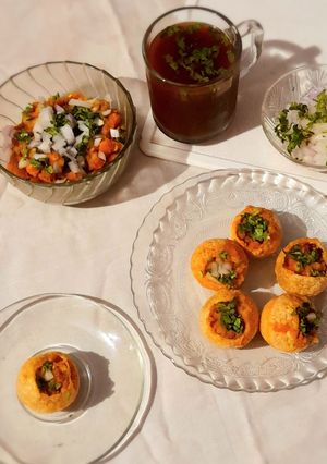 A picture of Chaat Masala Golgappa.