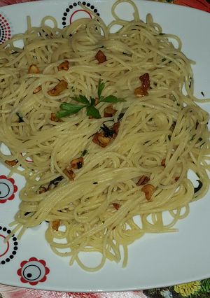 Una foto de Spaguetis al ajillo