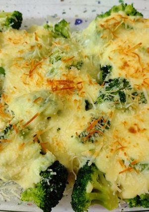A picture of Broccoli Gratin with Aged Manchego Cheese (D.O.).