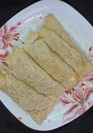 পাটিসাপটা পিঠা(Patishapta pitha recipe in Bengali) রেসিপির প্রধান ছবি