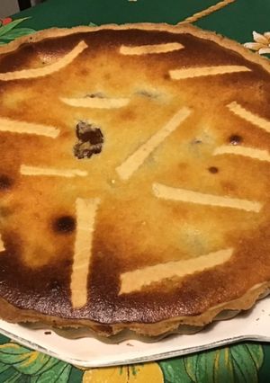 Une photo de Tarte prunes et amandes (pâte brisée aux amandes)