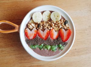 รูปของ Granola yogurt bowl เวย์โปรตีน/strawberry/kiwi มื้อเช้า low carb