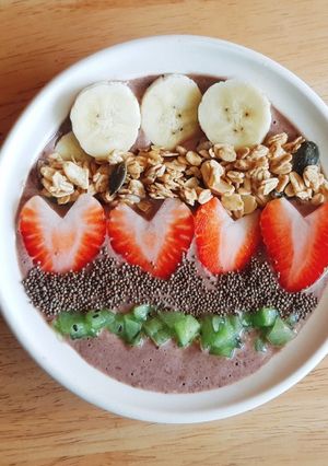 รูปของ Granola yogurt bowl เวย์โปรตีน/strawberry/kiwi มื้อเช้า low carb