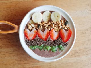 Granola yogurt bowl เวย์โปรตีน/strawberry/kiwi มื้อเช้า low carb